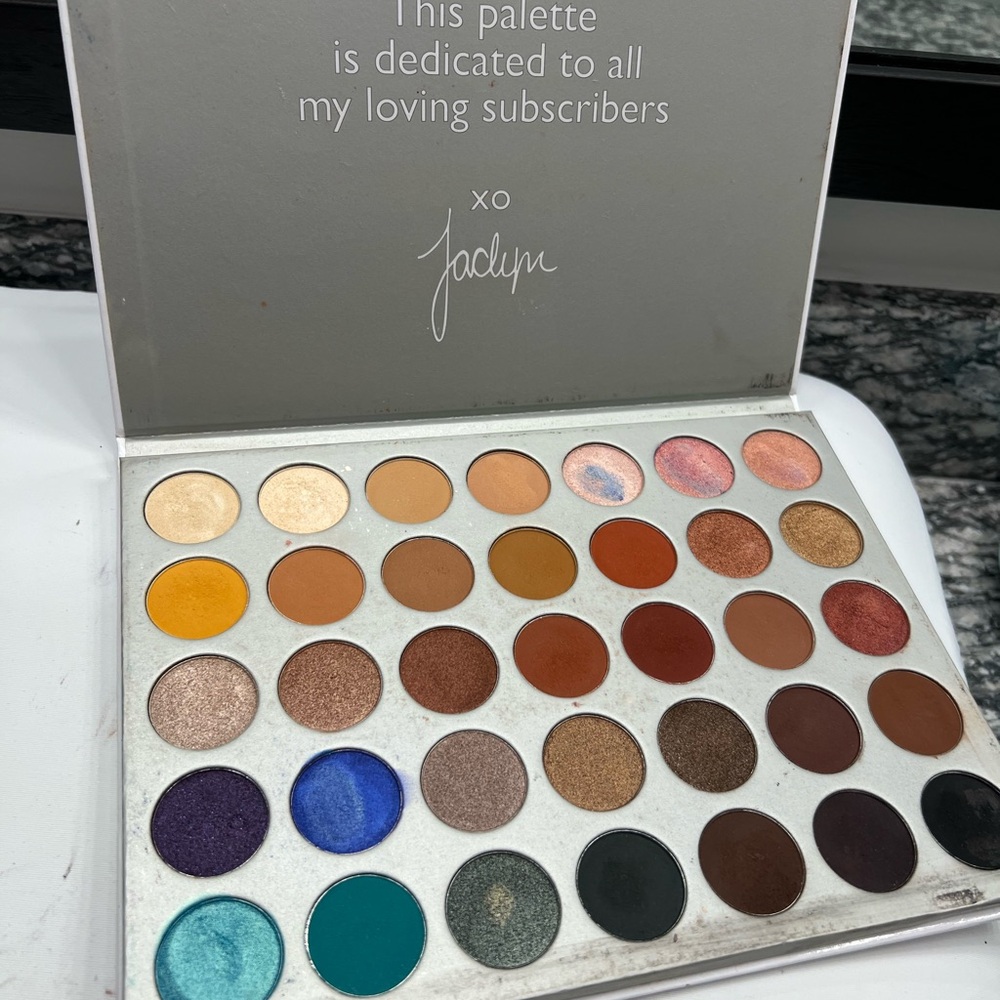 Morphe Jaclyn Hill Palette - Picture 2 of 2